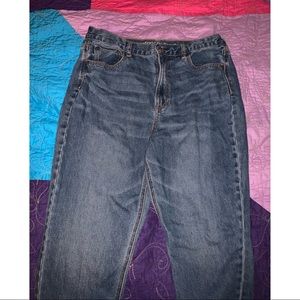 American Eagle Outfitters Mom Jean